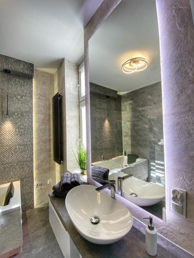 Apartment Bialy Z Jacuzzi