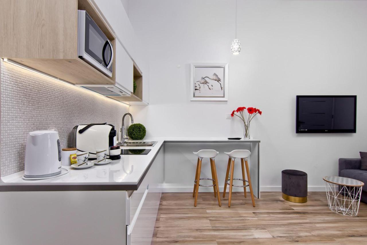 Apartment Bialy Z Jacuzzi *