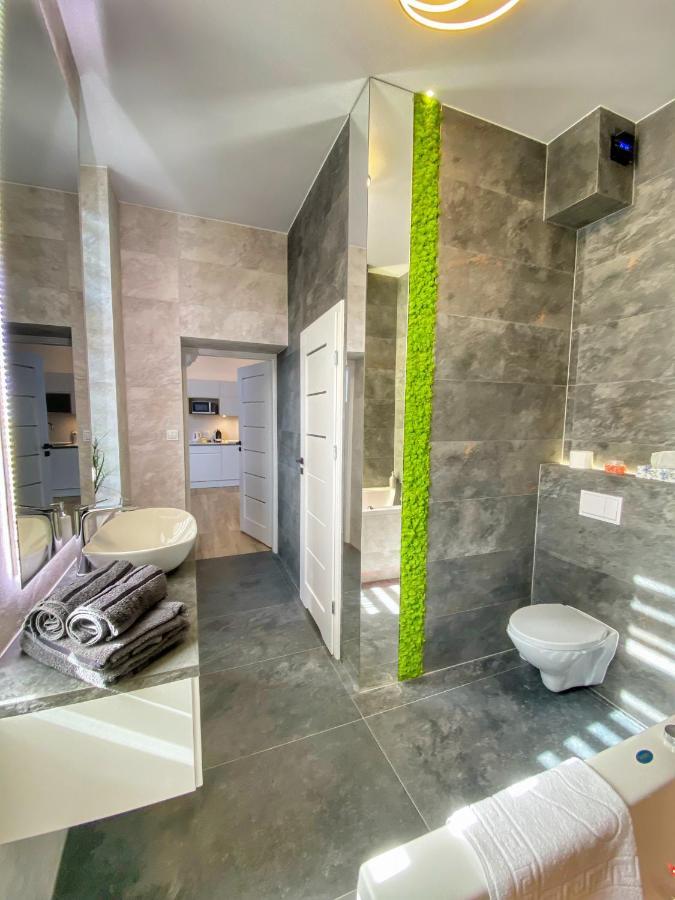 Bialy Z Jacuzzi Krakow